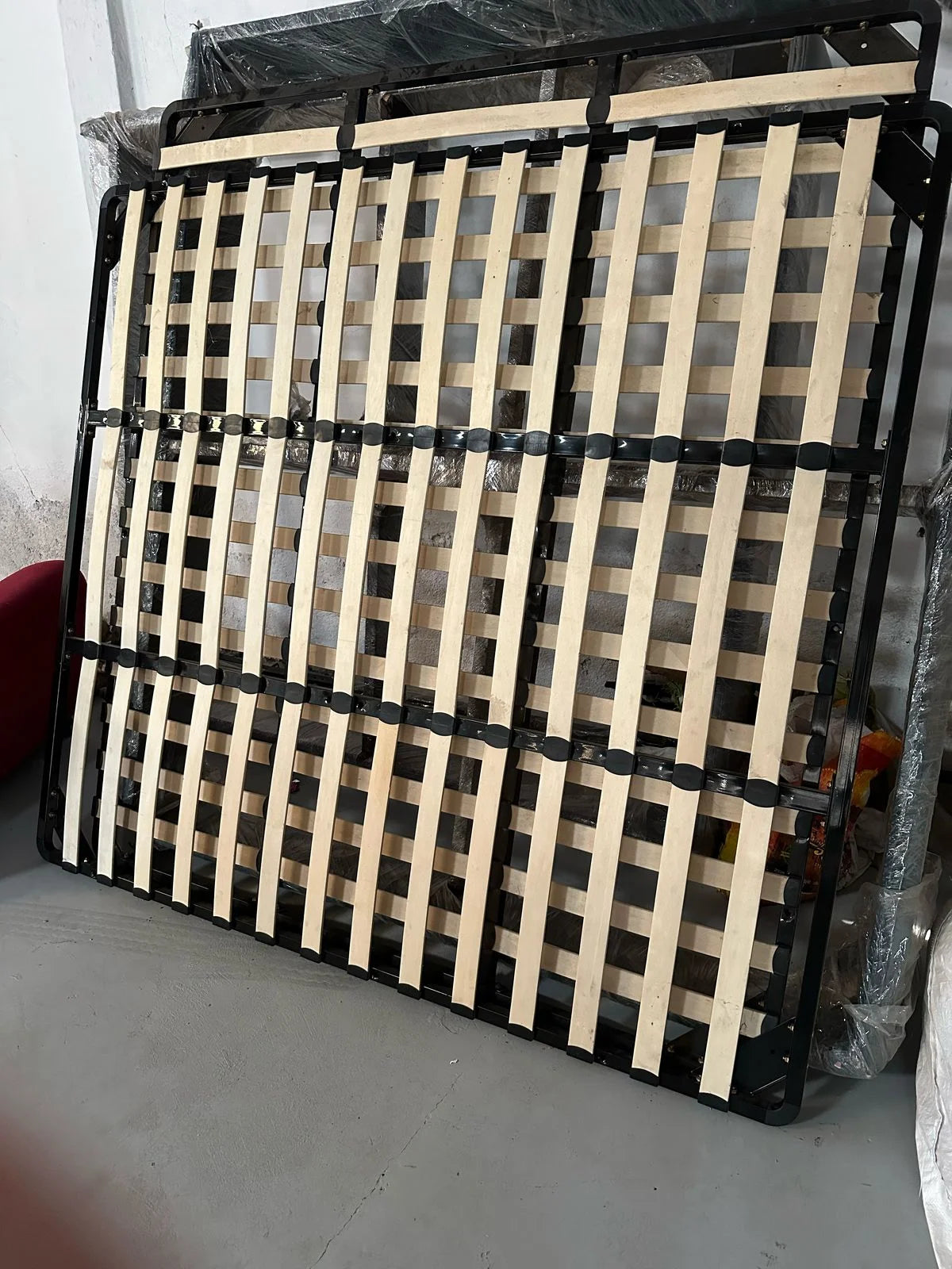 Premium Metal Bed Frame with Wooden Slats – King Size (180 x 200 cm)